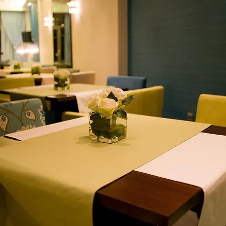 Onira Boutique Отель Толон