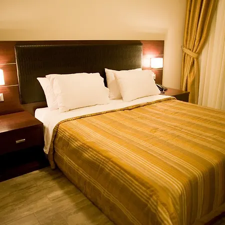 Отель Onira Boutique *