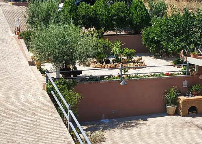 Onira Boutique Hotel