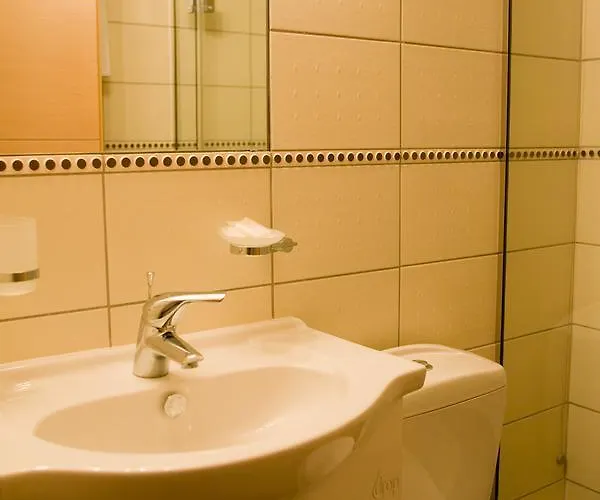 Onira Boutique Hotel *