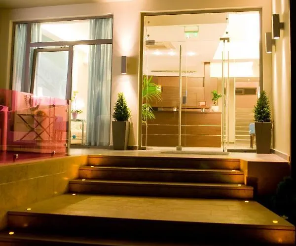 Onira Boutique 호텔 *