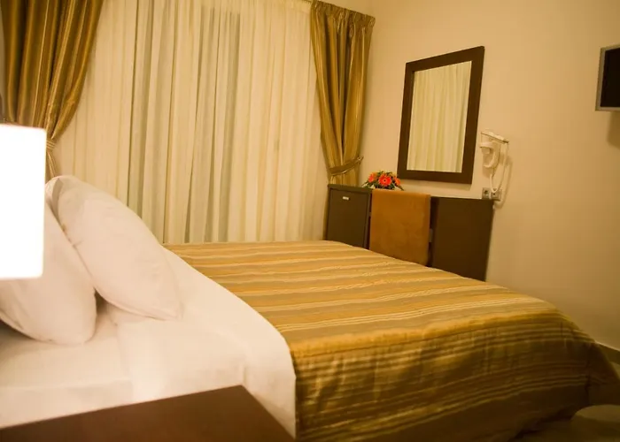 Onira Boutique تولو