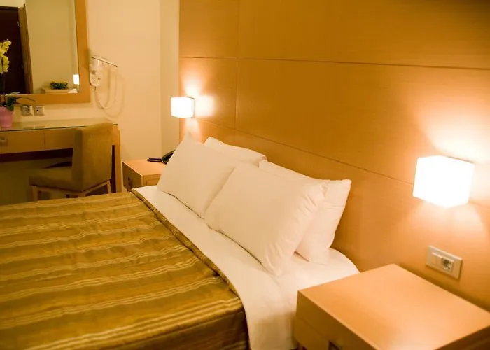 Onira Boutique فندق